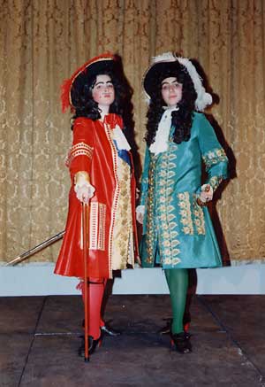 Victoria McAtamney as King Louis XIV and Philippa Yates as King James II