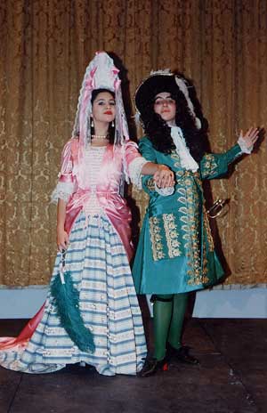 Alex Btesh as Queen Maria and Philippa Yates as King James II